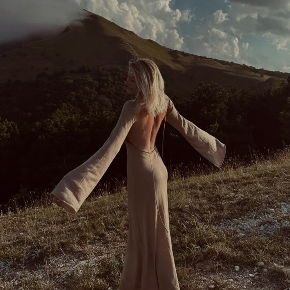 Brand New Ooen Back Dresss